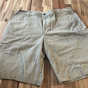 NWT Dockers khaki shorts men’s 34